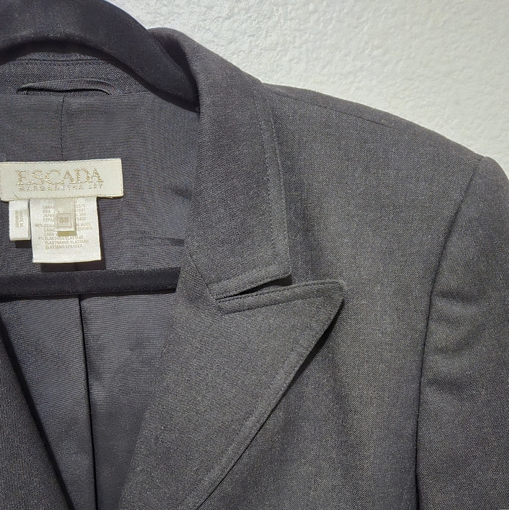 Escada Margaretha Ley Charcoal Grey Wool Blend Blazer Jacket Gold Buttons Sz 38 - Picture 3 of 16